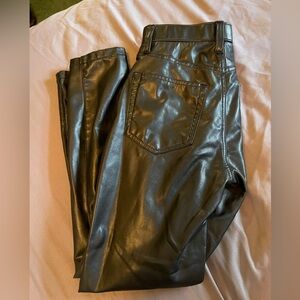 Abercrombie and Fitch began leather leggingg
